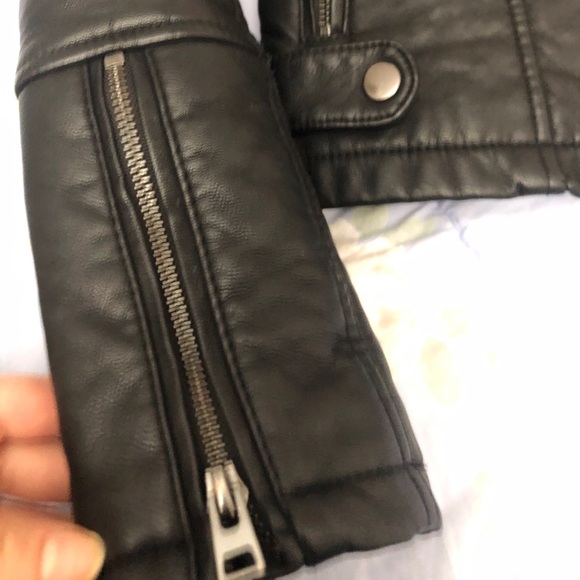 Topshop Faux Leather Jacket with removable Faux fur collar - Picture 5 of 5